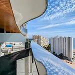 Sunset Waves Luxury Apartment