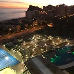 Sunset Drive, Cerca De La Playa Poniente