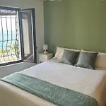 Apartamentos Playa Pequena