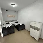 Luxury 3 Bdr Condo By The Beach