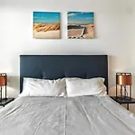 Floor 29 - Two-Bedroom Apartment With Sea Views