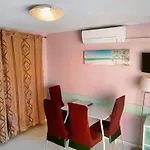 Bermudas Apartamento Con Piscina En Benidorm
