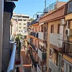 Apartamentos Casa May 1- Centro Benidorm-Solo Mayores De 30 Anos Y Familias