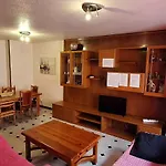 Apartamentos Casa May 1- Centro Benidorm-Solo Mayores De 30 Anos Y Familias
