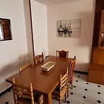 Apartamentos Casa May 1- Centro Benidorm-Solo Mayores De 30 Anos Y Familias