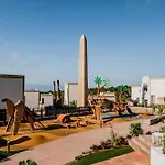 Grand Luxor Village - Terra Mítica Park Included