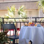 Apartamentos Senabre Palais