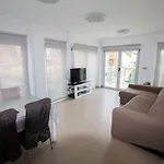 Apartamentos En Primera Linea De Playa De Poniente En Benidorm