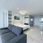 Torre Principado Seafront Studio