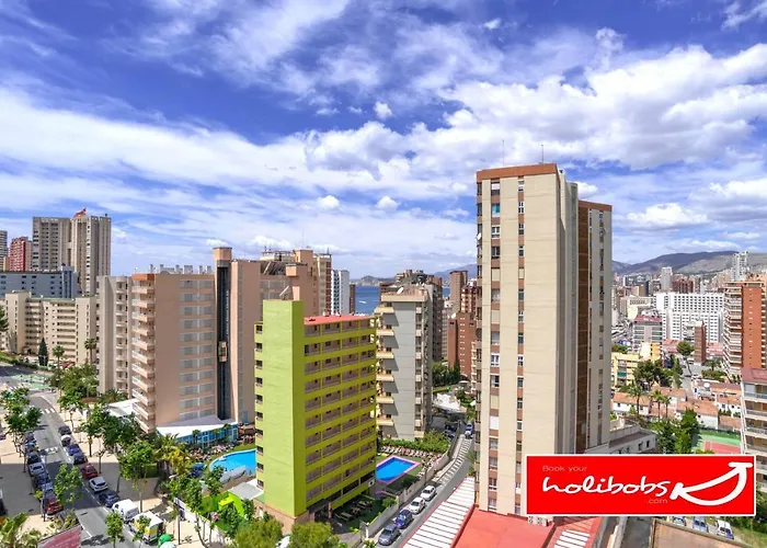 Perfect Family Getaway With Free Parking And Spacious Balcony L Pool L Sleeps 4 L Free Netflix And Wifi L Free Welcome Pack L Auge
