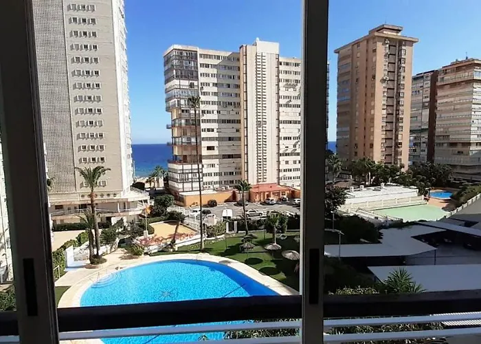 Apartamento Mediterraneo, Muy Centrico, En Plaza Triangular, Soleado, Con Jardines Y Piscina Y La Playa Enfrente Andando, Con Parking Exterior Comunitario