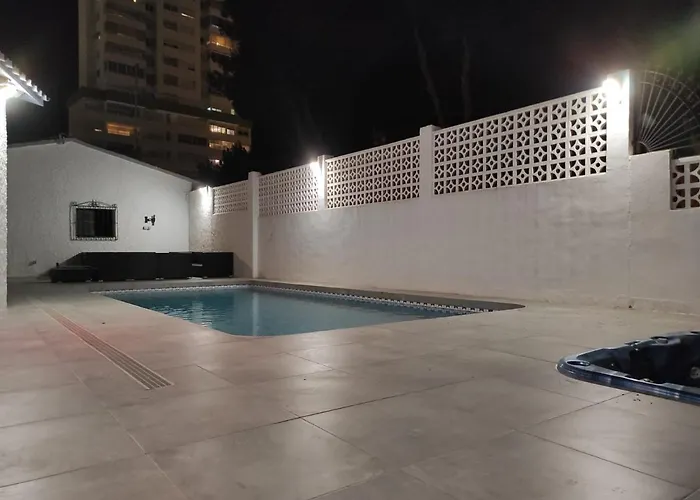 Villa Con Piscina A Un Paso De La Playa