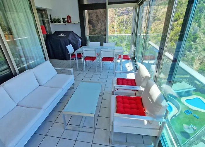 Apartamento soleado con terraza privada
