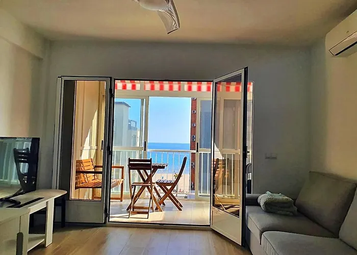 First Line Apartment With 3 Bedrooms And Seaviews