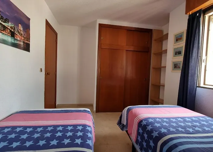 Atico Con Terraza Y 2 Habitaciones En Casco Antiguo