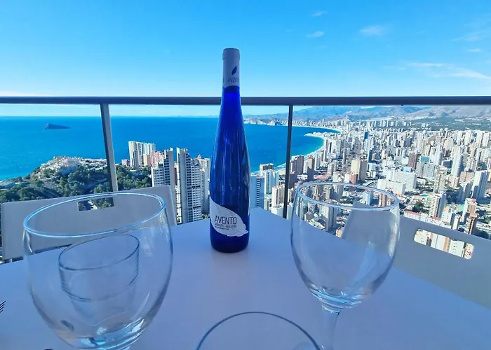 Highrise Apartment With Amazing Sea Views