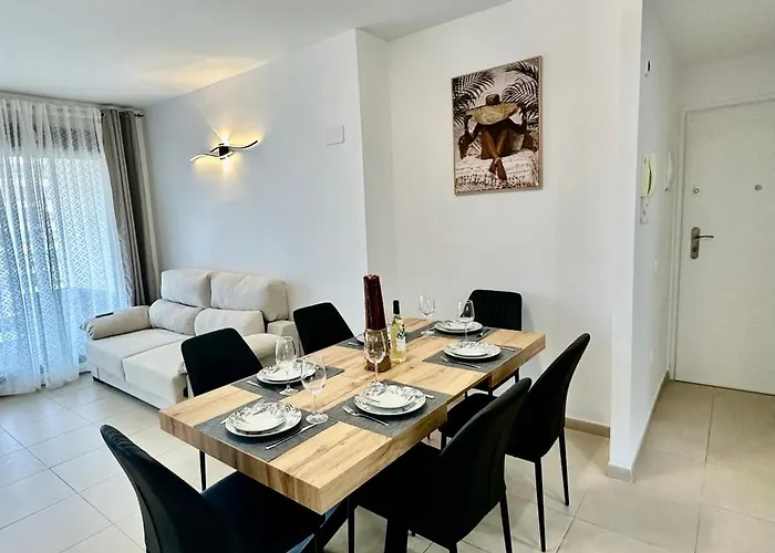 Luxury 3 Bdr Condo By The Beach