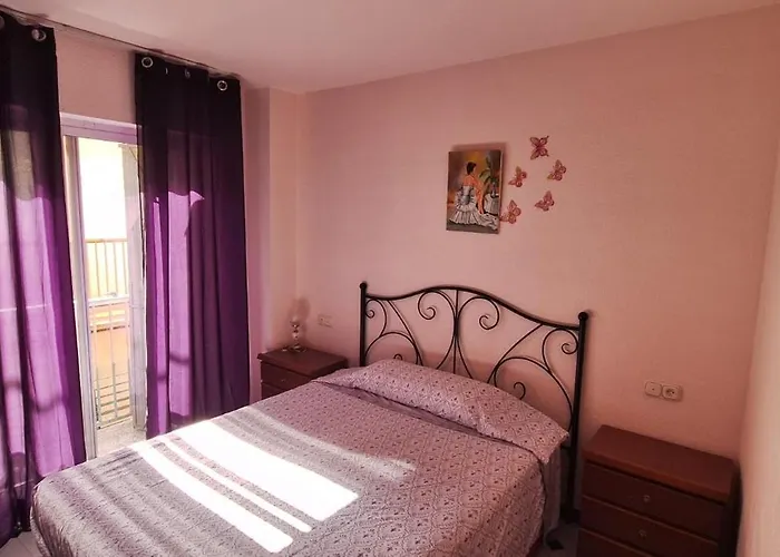 Apartamentos Casa May 1- Centro Benidorm-Solo Mayores De 30 Anos Y Familias