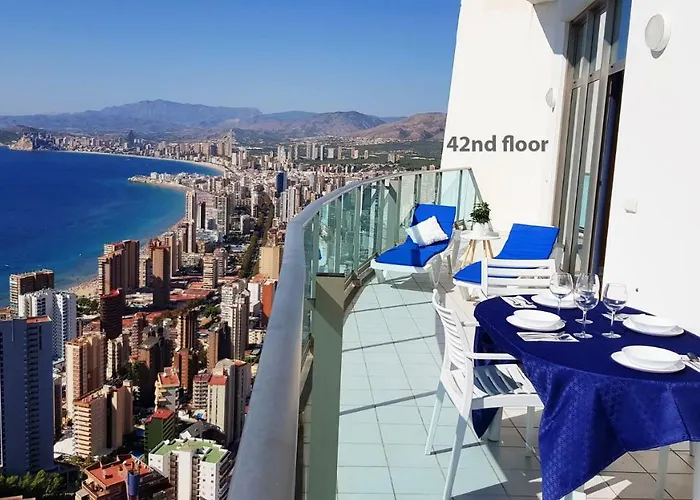 Deluxe Penthouse On The 42Nd Floor With Amazing Sea Views