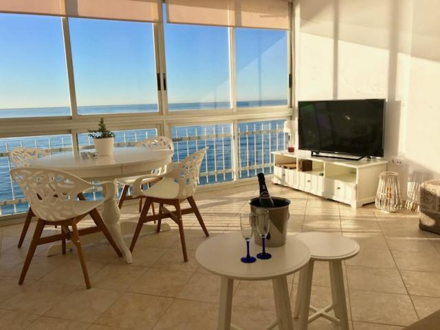 Los Fernandos, 1st Line Beachfront Poniente, 2 Bedroom Ocean Terrace Benidorm
