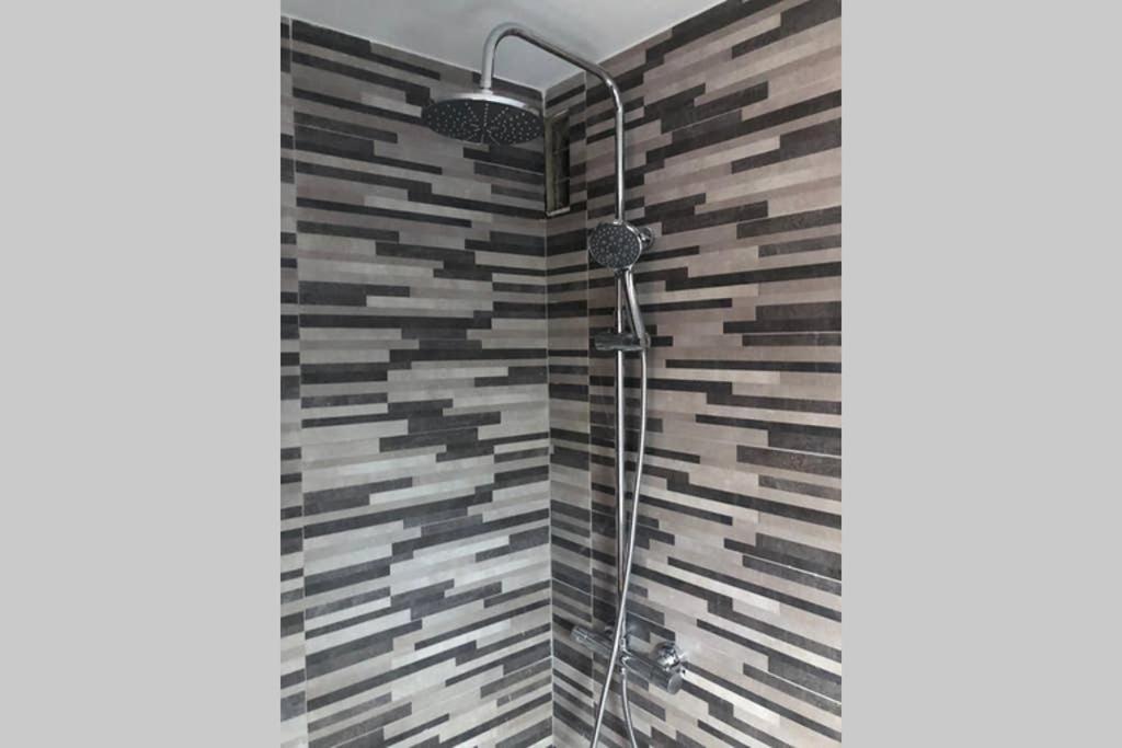 Céntrico Apartamento 6 En