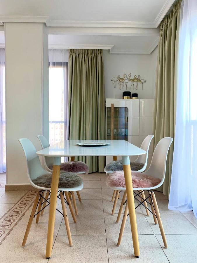 Playa De Levante Sea View Appartement *