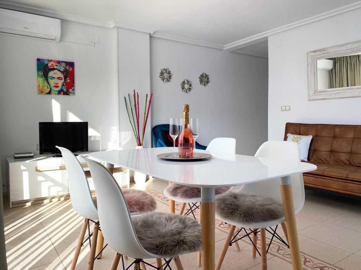 Playa De Levante Sea View Appartement *