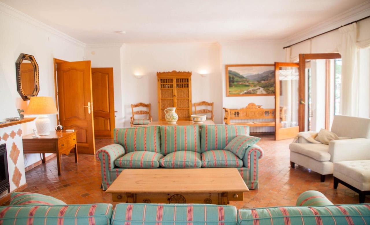 Altozano With Pool, Barbeque, Large Garden, And Fantastic Sea Views Villa Benidorm