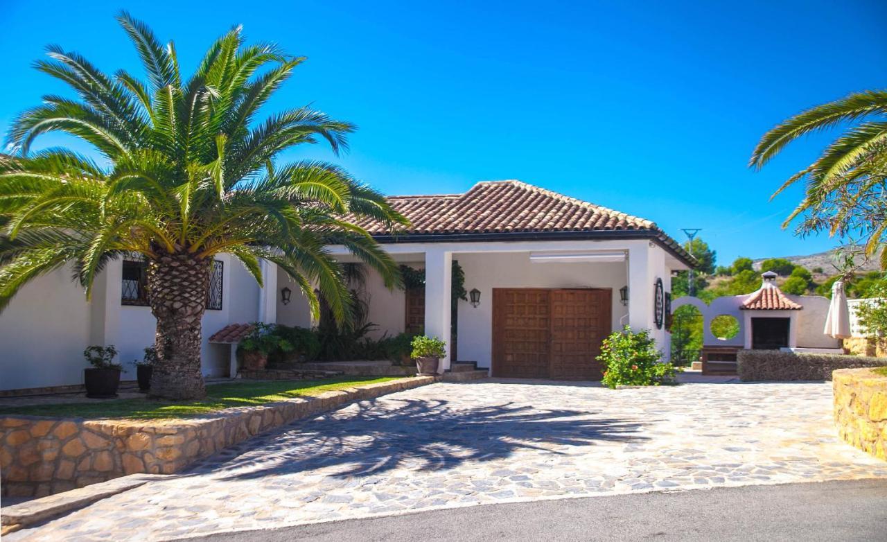 Villa Altozano With Pool, Barbeque, Large Garden, And Fantastic Sea Views Benidorm