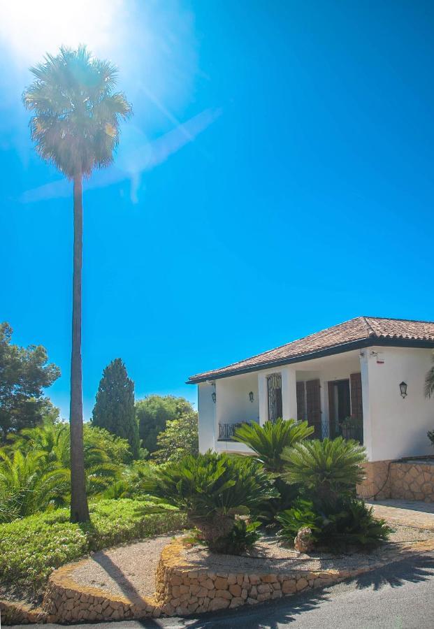Villa Altozano With Pool, Barbeque, Large Garden, And Fantastic Sea Views Benidorm