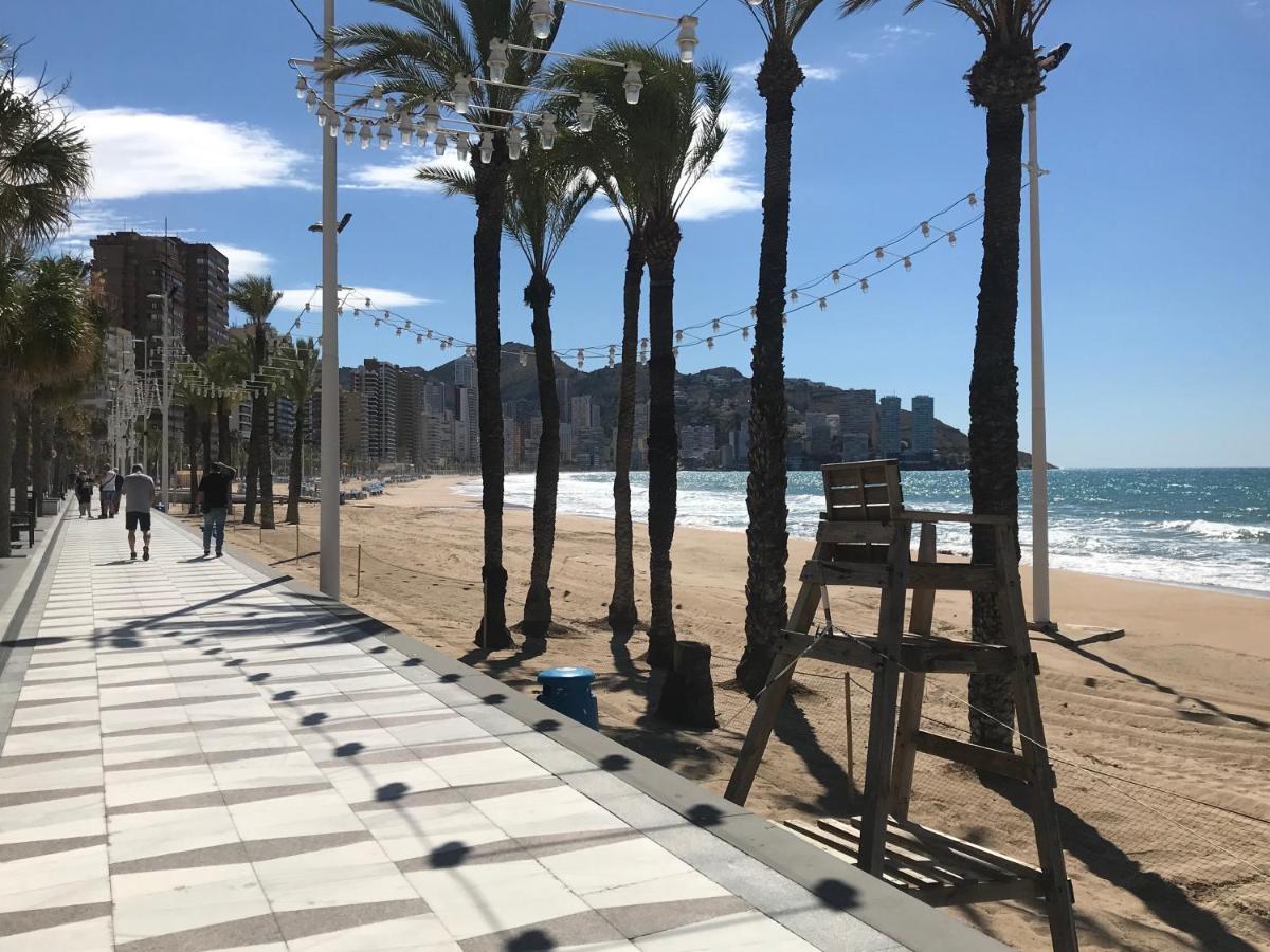 En Plaza Triangular Y Muy Cerca De La Playa * Benidorm