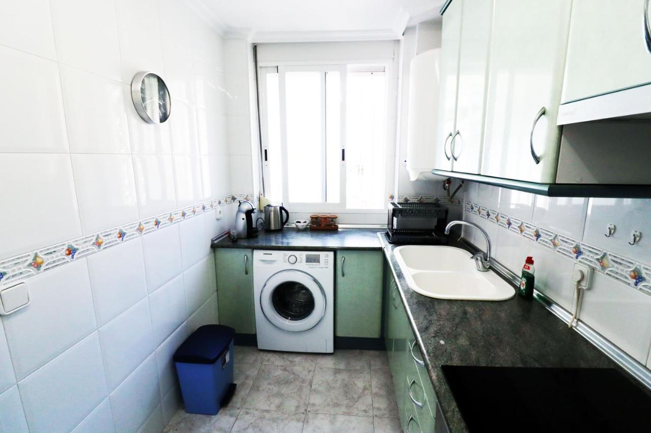 2 Bedrooms, 250m Levante Beach * Benidorm
