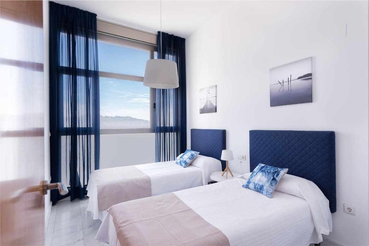 Luxury On The 41st Floor With Stunning Sea Views Apartment
