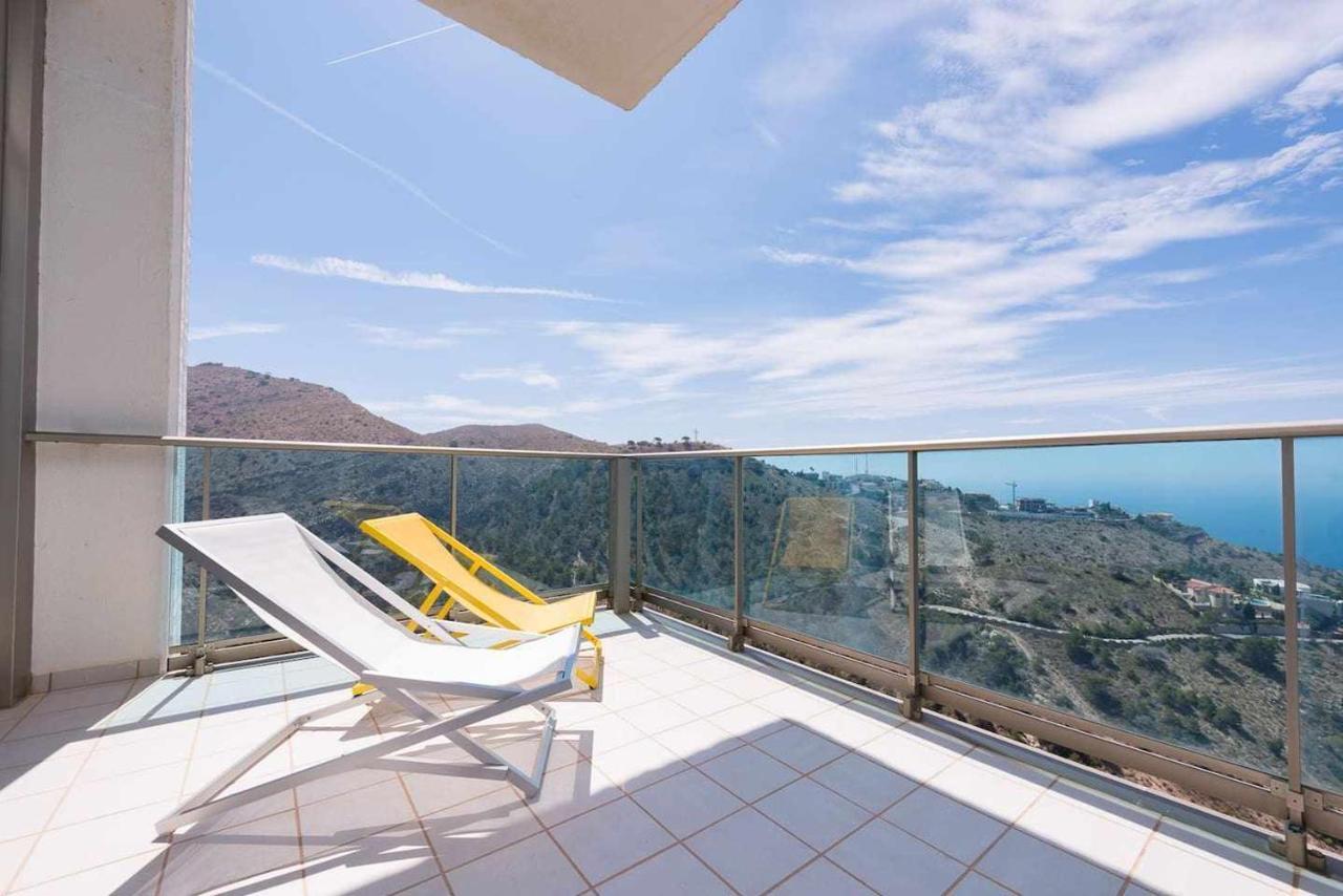 Luxury On The 41st Floor With Stunning Sea Views Apartment