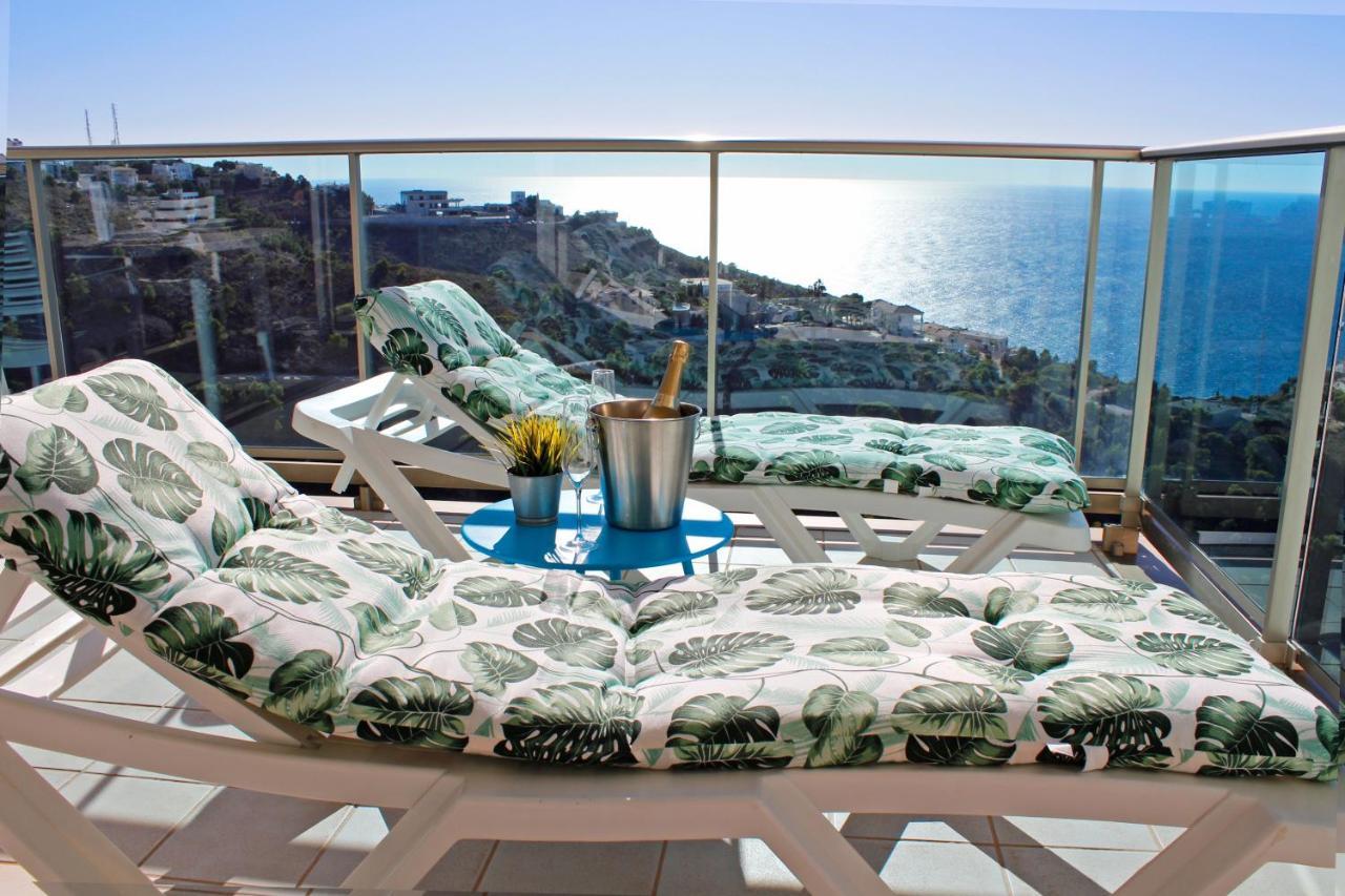 Sky High On The 38th Floor - Sea Views Apartment