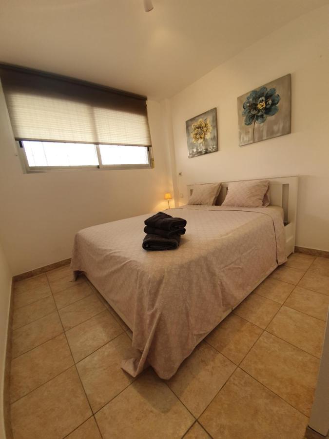 Apartamento Los Fernandos, 1st Line Beachfront Poniente, 2 Bedroom Ocean Terrace *