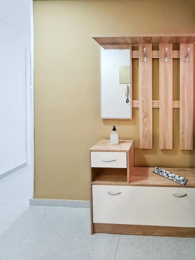 Completo Plaza Espana Ii Apartment