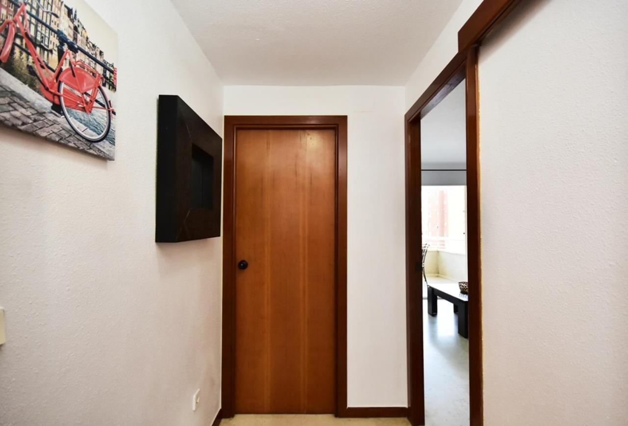 One Bedroom Appartement At Benidorm 700 M Away From The Beach With Sea View Shared Pool And Terrace *