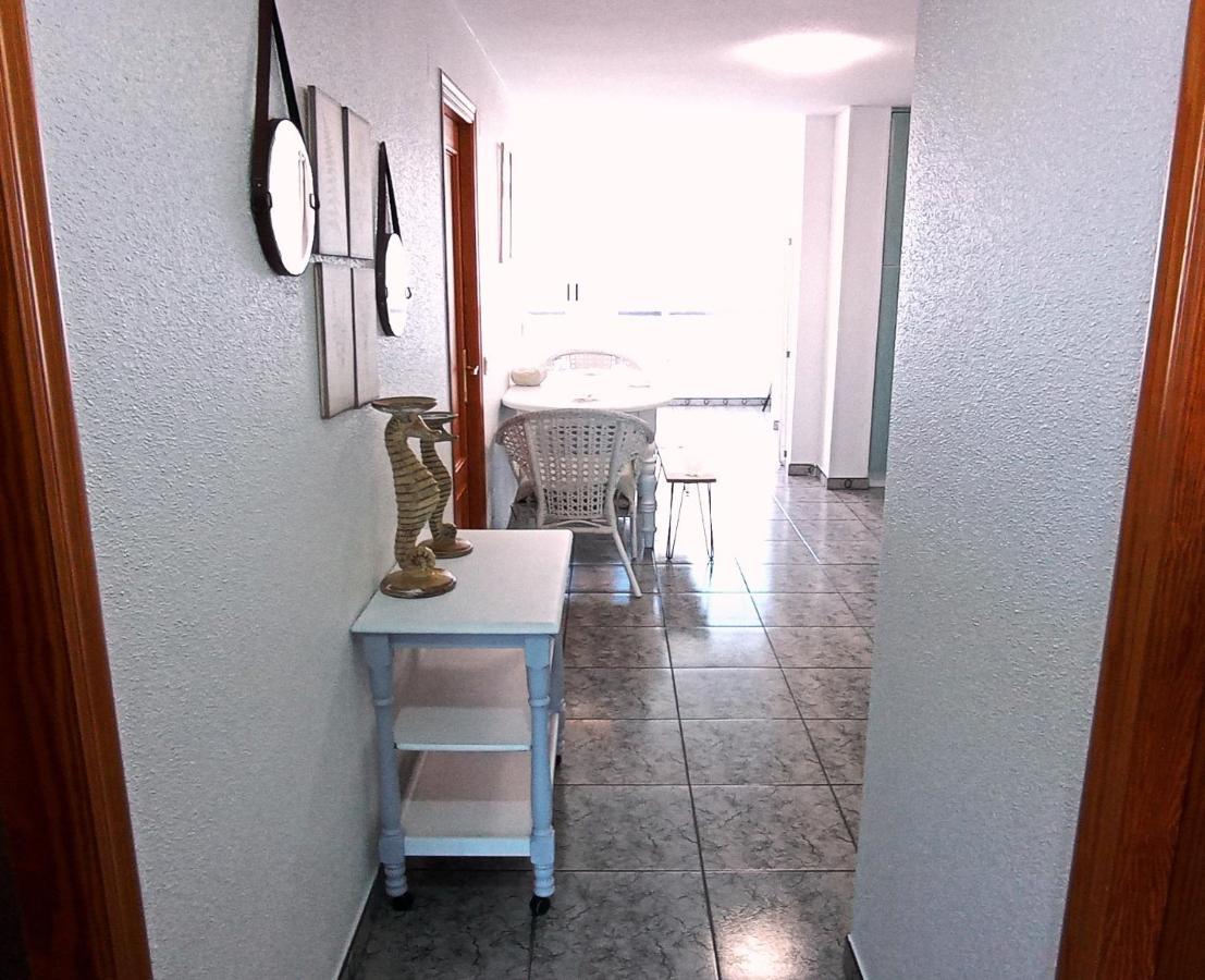 Mediterraneo, Muy Centrico, En Plaza Triangular, Soleado, Con Jardines Y Piscina Y La Playa Enfrente Andando, Con Parking Exterior Comunitario * Benidorm