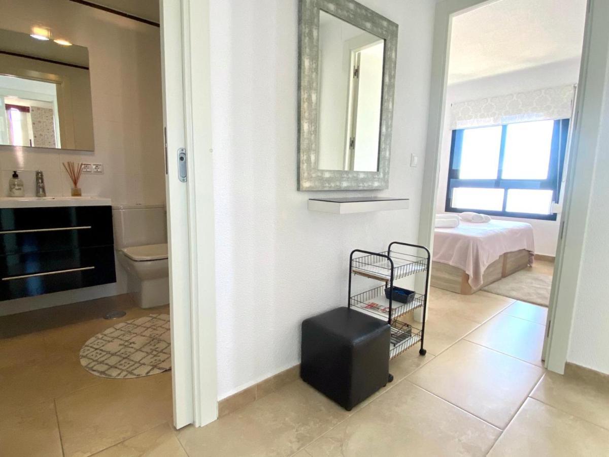 с видом на море и горы Apartment