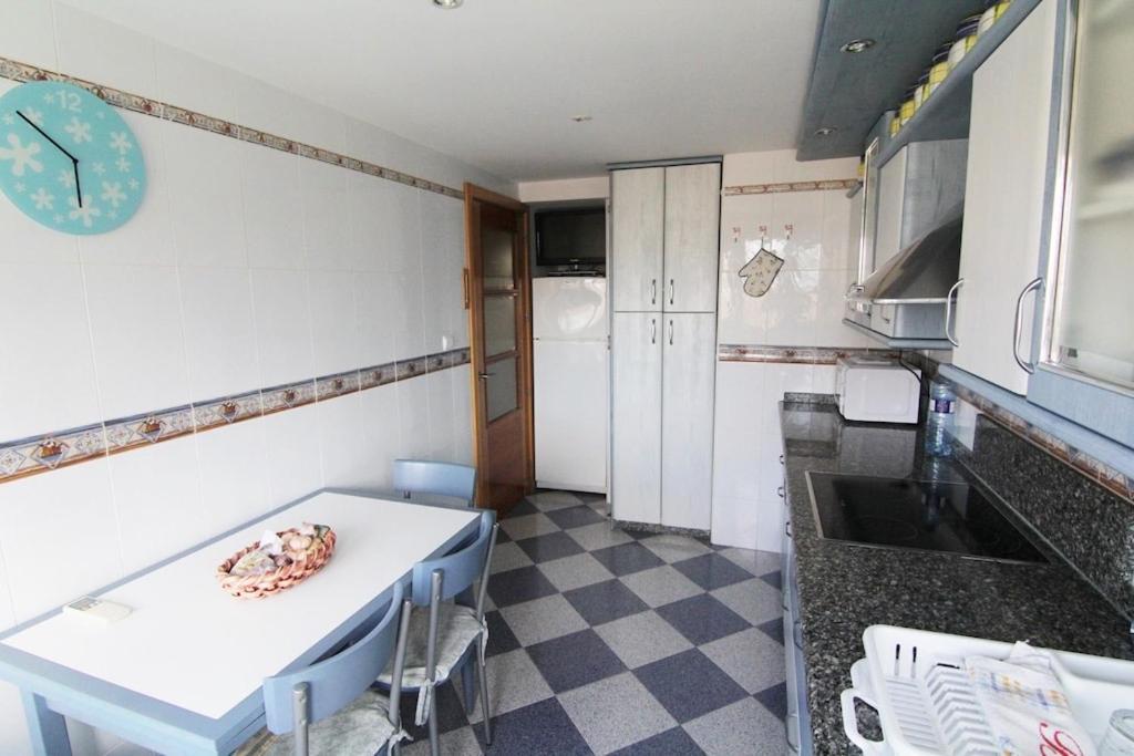 Apartamento Torre Yago, Primera Linea De Playa 6 Personas Apartment *