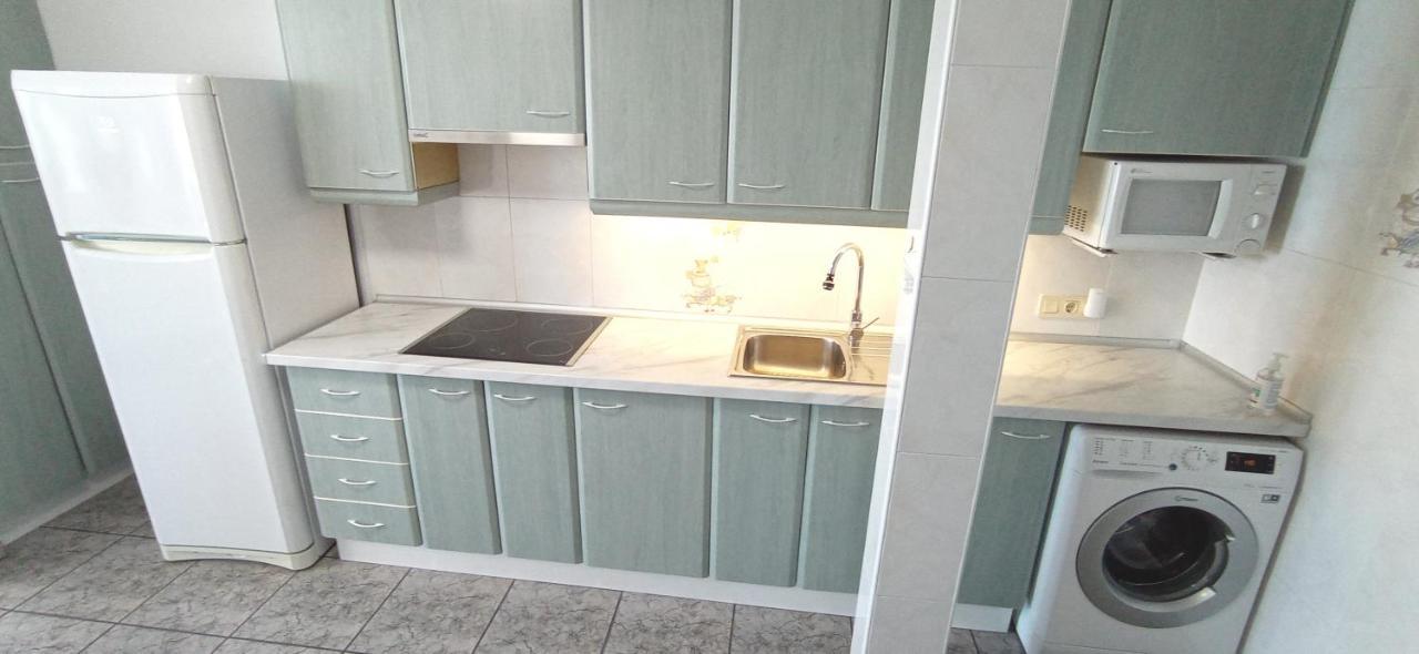 Appartement Mediterraneo, Muy Centrico, En Plaza Triangular, Soleado, Con Jardines Y Piscina Y La Playa Enfrente Andando, Con Parking Exterior Comunitario Benidorm