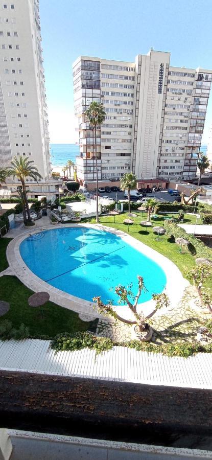 Mediterraneo, Muy Centrico, En Plaza Triangular, Soleado, Con Jardines Y Piscina Y La Playa Enfrente Andando, Con Parking Exterior Comunitario Benidorm