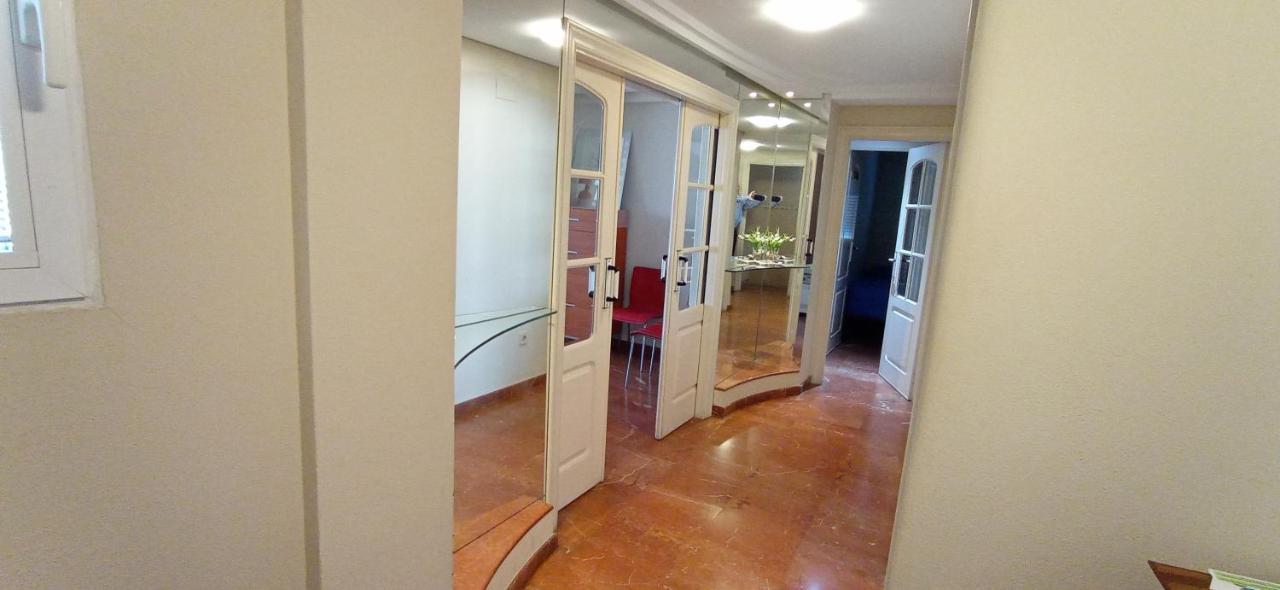 Alteanos, Centrico Y Confortable, Soleado, Con Piscina Y Jardines, Tenis, Parking Exterior Comunitario, Y La Playa Andando 10 Min * Benidorm