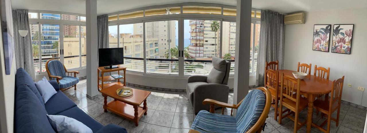 En Plaza Triangular Y Muy Cerca De La Playa Apartment