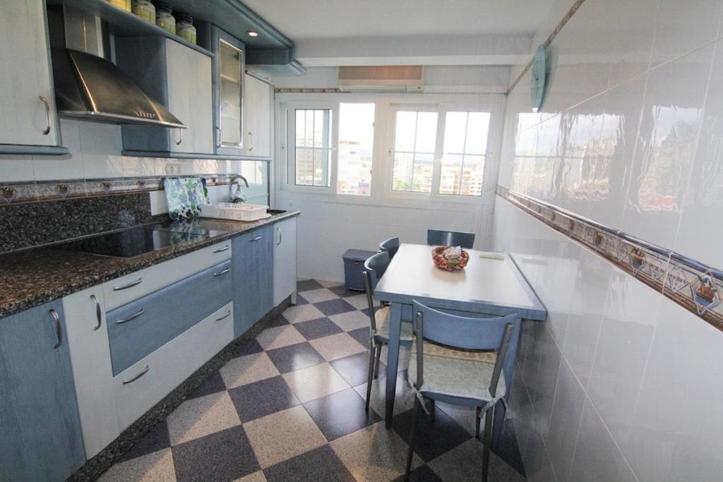 Apartamento Torre Yago, Primera Línea De Playa 6 Personas