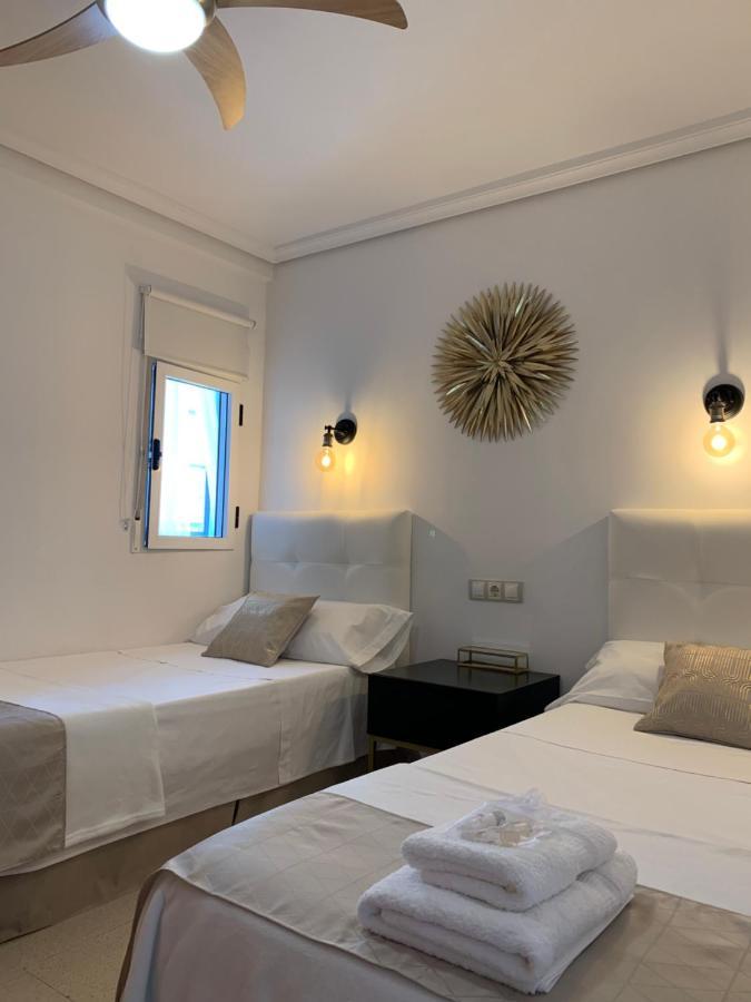 Playa De Levante Sea View Appartement *