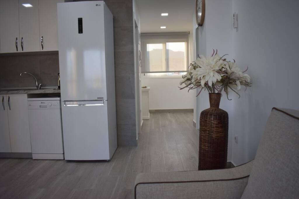 Precioso Apartamento Con Piscina En *