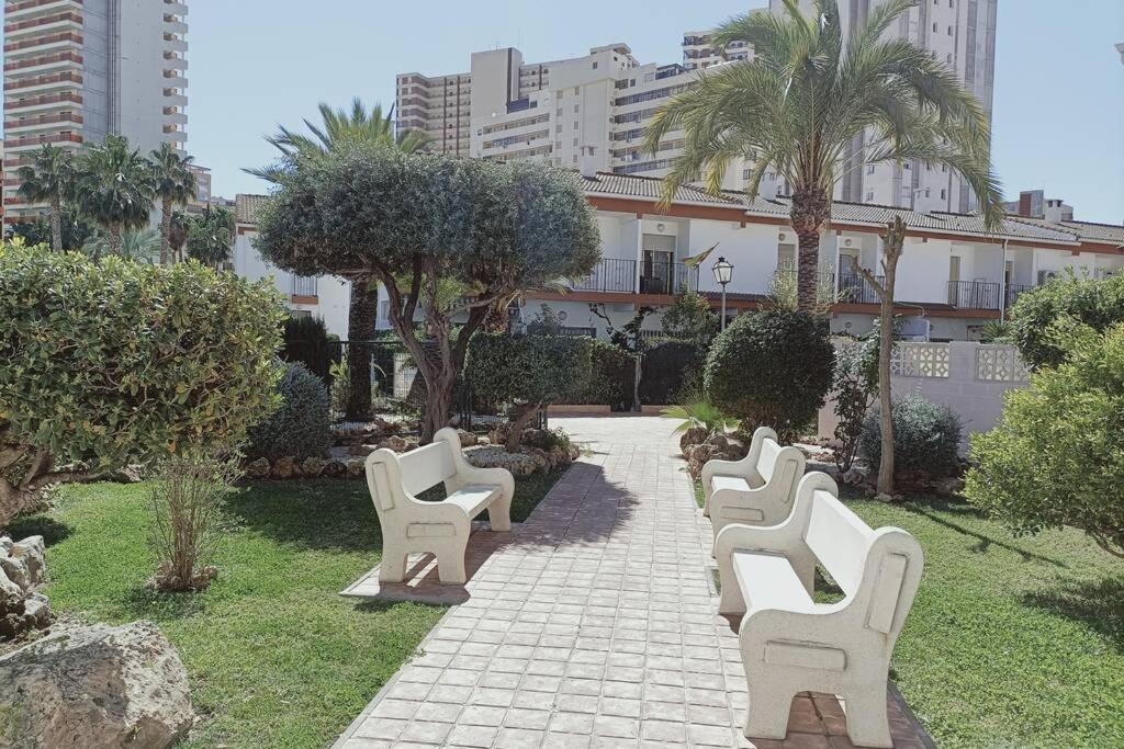 2 Bedroom Townhouse In Beautiful Gated Complex *