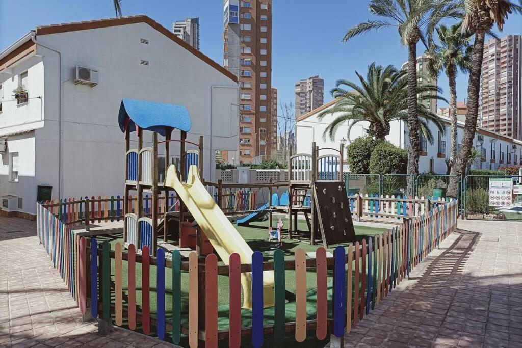 2 Bedroom Townhouse In Beautiful Gated Complex Сasa de vacaciones Benidorm